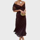 Ludwina – Elegant Dress with V-Neck