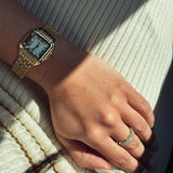 Florina – Watch with an Elegant Strap and Glossy Dial