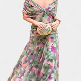 Ludwina – Elegant Dress with V-Neck