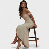 Francesca - Dress with a Sculptural Silhouette